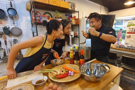 Singapore Market to Table Culinary Experience (Wet Market Tour included)