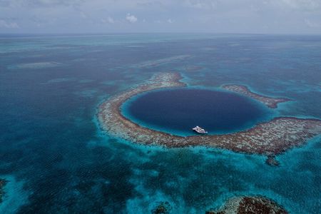 Great Blue Hole Belize and Lighthouse Reef Atoll Dive Adventure
