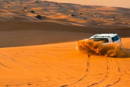 Premium Desert Safari Dubai – Luxury Adventure & Shows