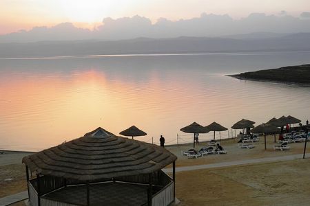 Amman: Dead Sea with Lunch or Sunset Experience with Dinner