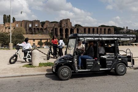 Golf cart tour: explore Rome's iconic landmarkes with ease