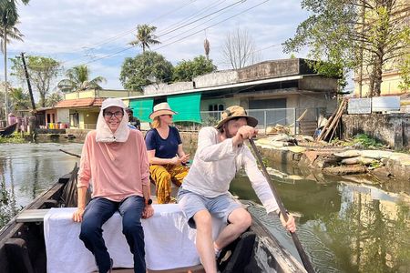 Alleppey Serene Canals Tour with Canoe Ride & Lunch from Kochi