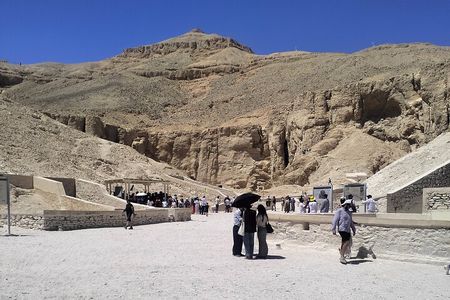 7-Day Egypt Tour: Cairo Pyramids, Nile Cruise & Hot Air Balloon
