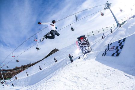 2-Day Beijing Winter Trip: Mutianyu Great Wall&Nanshan Ski Resort