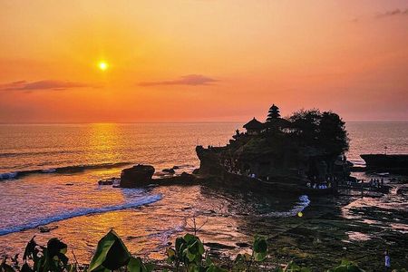 Ulundanu Bratan Temple, Rice Terrace and Tanah Lot Sunset Tour 