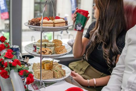 London: Afternoon Tea Bus Tour with Prosecco & London Eye Option