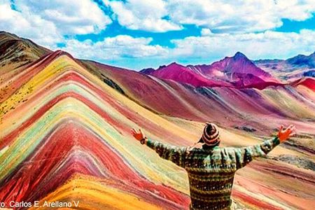 Private tour to Rainbow Mountain with coca ceremony.