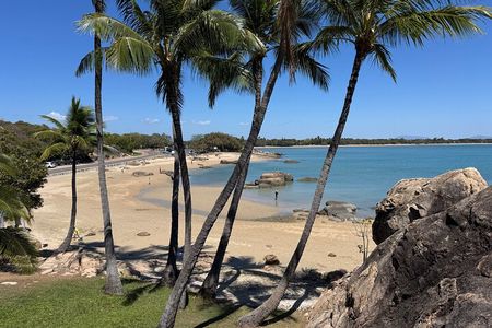 Airlie Beach: Beautiful Bowen Beaches Day Tour.