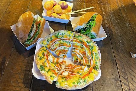 Ho Chi Minh City: Local Food Tour by Scooter with Vegan Option