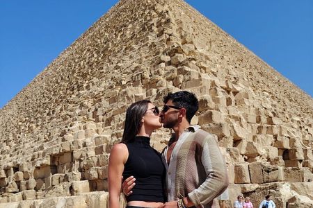 Full-Day Private Tour of Giza Pyramids & Saqqara& memphis