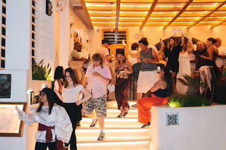 Santorini 4 Hour Greek Night Show & Dinner