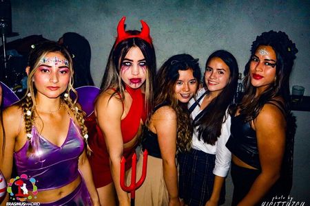 Madrid Halloween Pubcrawl – Open Bar, Shots & VIP Club Entry
