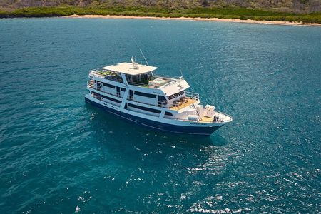 5-Day Galapagos Cruise: Itinerary B (East) aboard Monserrat Yacht