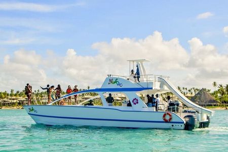 Private Boat with Snorkel and Booze Party in Punta Cana