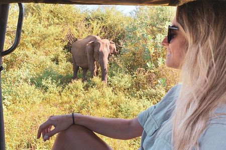 7 Days Tour in Sri Lanka Hotels with Breakfast and Luxury Car