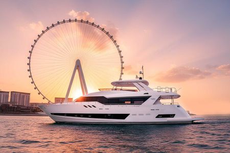 Dubai: Sunset Yacht Tour With Live DJ, BBQ and Unlimited Drinks