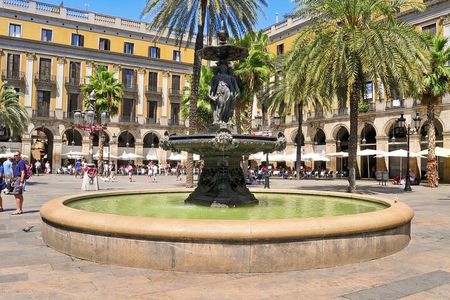Barcelona Gothic Quarter and El Born Semi-Private Tour 12ppl Max