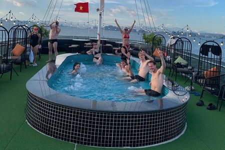 Ha Long Bay Luxury Cruise with Lunch