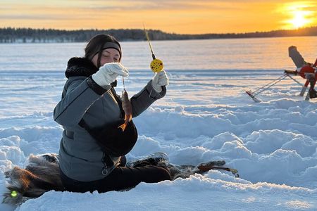 Authentic Reindeer Experience and Ice Fish with Lunch in the Wild