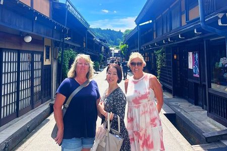 Takayama Jinya & Old Town Private Walking Tour
