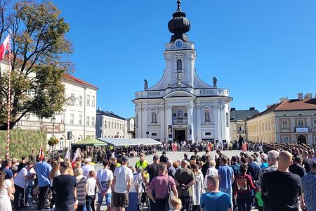 Wadowice and Sanctuary of Divine Mercy Private Tour from Krakow