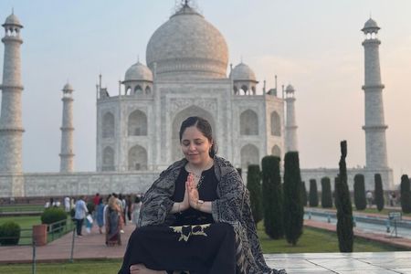 Taj Mahal Sunrise Experience – Overnight Tour from Delhi