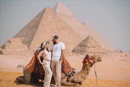 Cairo 8 Hour Private Tour of Pyramids, Egyptian Museum and Bazaar