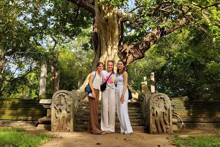 Expert-led Private Guided Tour in Anuradhapura