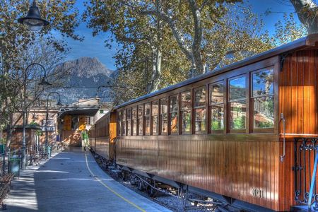 Sierra Tramuntana: Mountain Tops and Cosy Villages