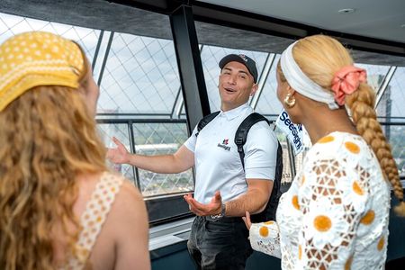 Niagara Falls Small Group Tour With Skylon Tower and Journey