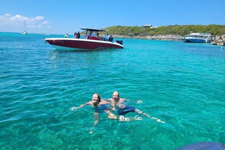 Create-Your-Own Luxury Adventure in Nassau with photographer