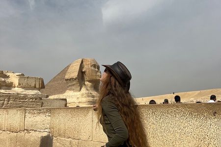Uncover the secrets of the Giza pyramids and Sphinx in a half day