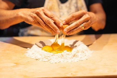 Venice: Cooking Class with Chef Francesco and Live Music