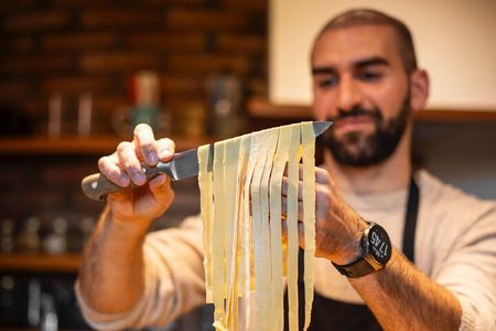 Venice: Intimate Pasta Cooking Class and live Guitar Concert