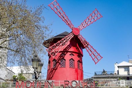 Time Travel to Montmartre 