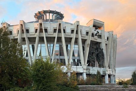 Immersive Soviet Chisinau Walking Tour with Lunch & Drink