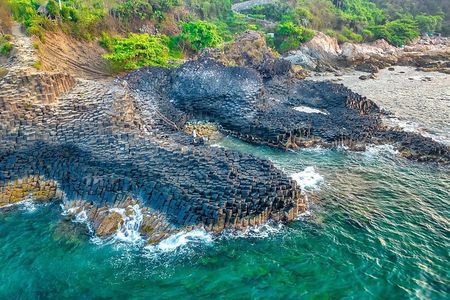 Belfast Giant Causeway Private Tour and Coastal Wonders