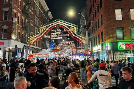 New York City Mafia and Local Food Tour led by NYPD Guides