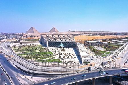 Cairo VIP tour from Hurghada with pyramids and New Museum