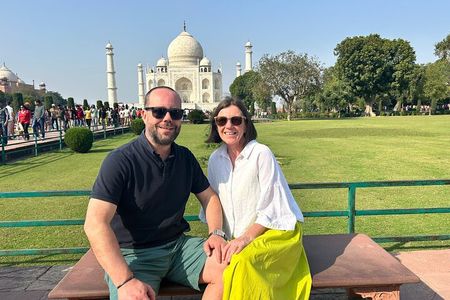 All Inclusive Taj Mahal, Agra Fort & Baby Taj Day Trip From Delhi