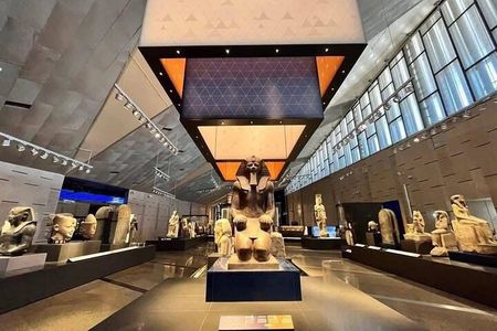 From Hurghada: Small Group Full-Day Tour to GEM & Giza Pyramids