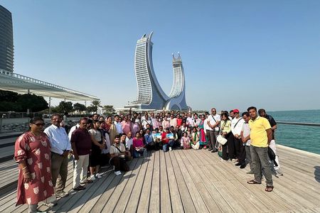 Doha Highlights Tour and Traditional Dhow Cruise with Local Guide