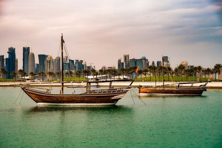 Doha Highlights Tour and Traditional Dhow Cruise with Local Guide