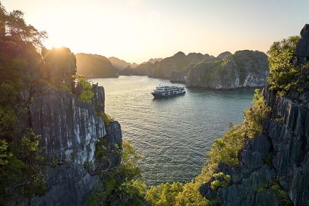 3 Days Cruise Tour in Halong Bay and Lan Ha Bay from Hanoi