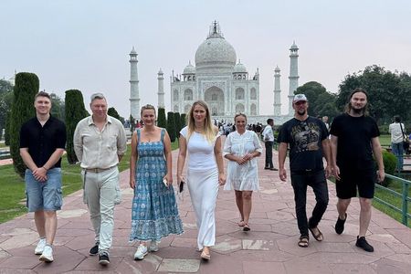 Taj Mahal and Agra Fort with 5*Star Lunch