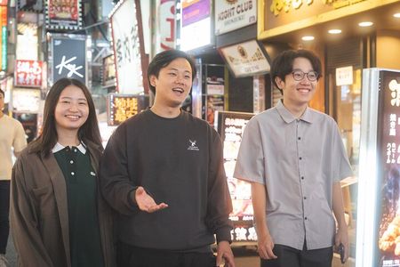 Tokyo: Shinjuku Private Vibrant District Walking Tour