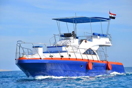 Private Boat to Hula Hula Island with Lunch & Transfer - Hurghada