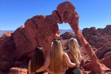 Valley of Fire, Seven Magic Mountains & Vegas Sign Tour