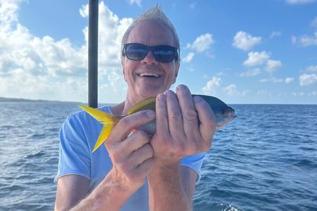Fishing experience on a private small boat on Ishigaki Island - Meet empty-handed!Fish.Let's eat.~ 【Half day course】