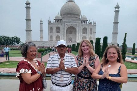 All-Inclusive Taj Mahal & Agra Tour by Superfast Train from Delhi